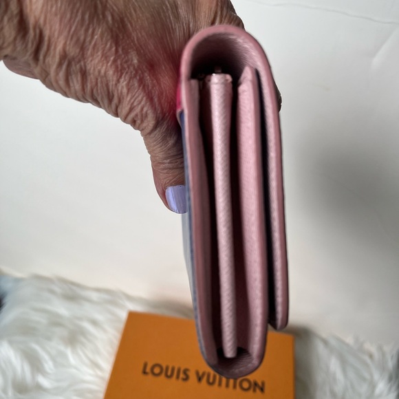 Louis Vuitton Epi twist lock wallet in color block blue/pink in EUC - Picture 7 of 10